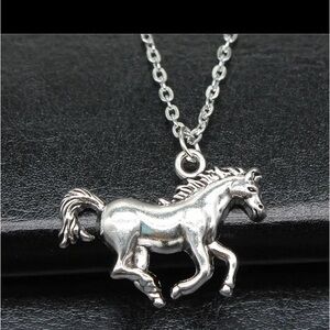 Fashion Classic Antique Silver Color Horse Pendant Necklace Vintage Animal